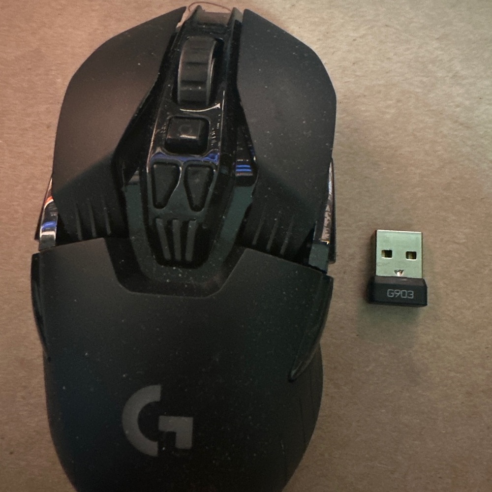 Logitech g903 light speed gaming mouse